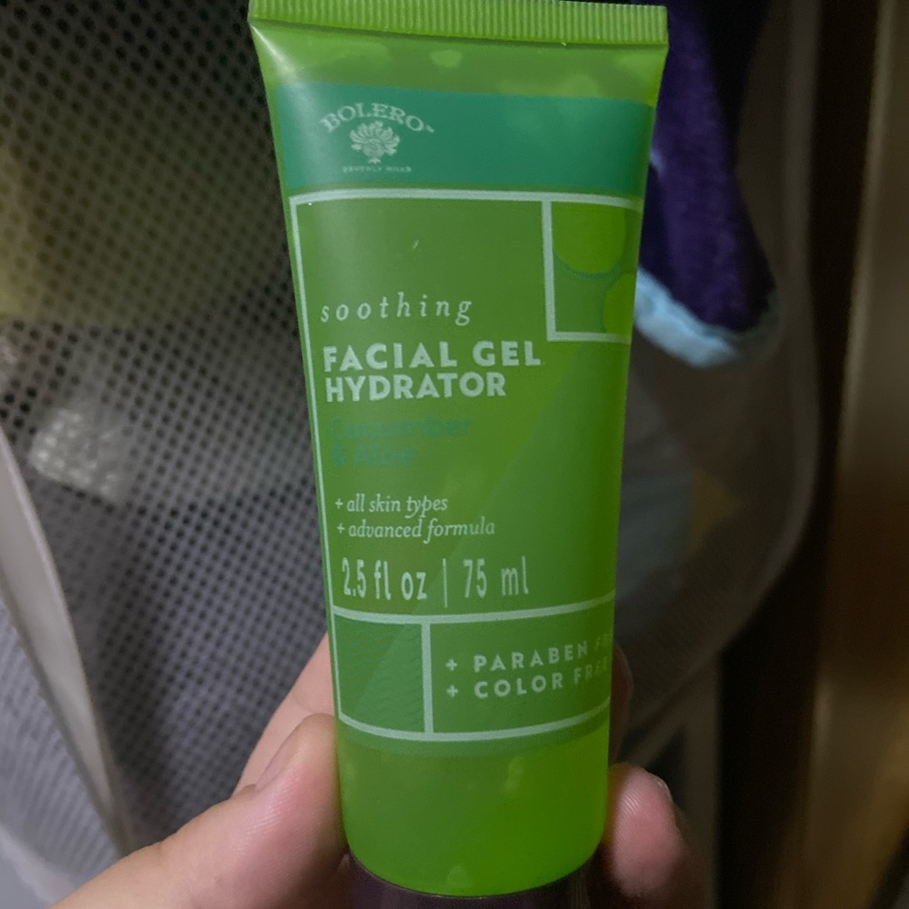 Facial Gel Hydrator with Cucumber and Aloe Scent